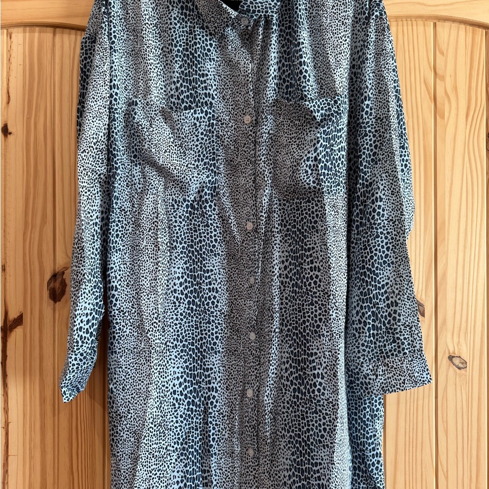 Stylish Black and White Animal Print Shirt Dress - Picture 2 of 4